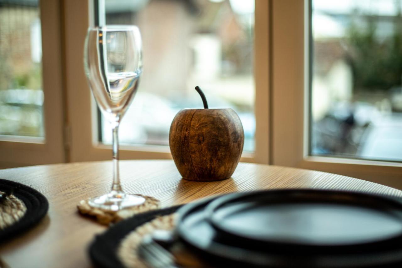 Suite Indus - Jardin, Netflix Et Parking - Le Manoir Aux Pommes Orbec Exterior photo